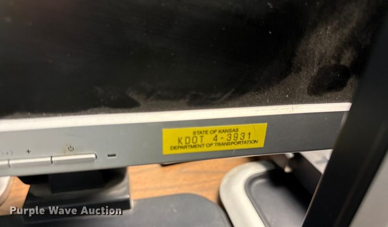 image for item DY8134 (23) monitors