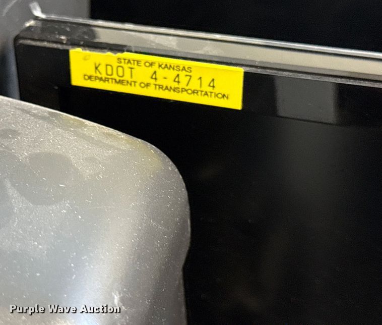 image for item DY8134 (23) monitors