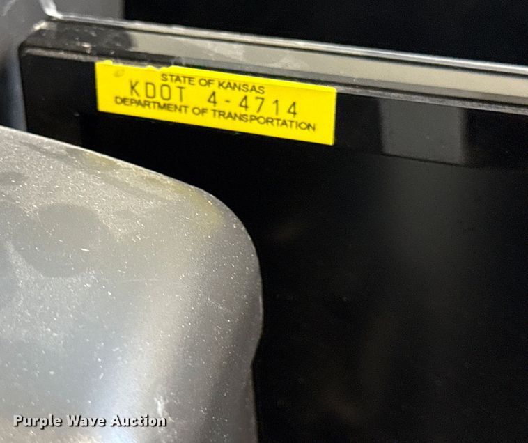 image for item DY8134 (23) monitors