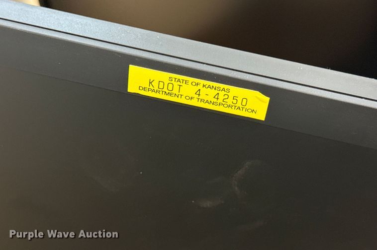 image for item DY8134 (23) monitors