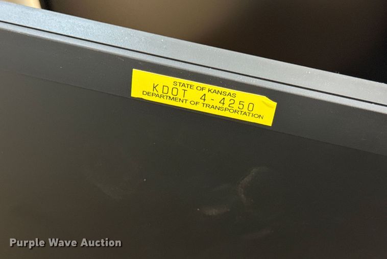 image for item DY8134 (23) monitors