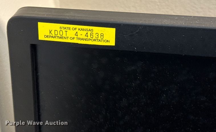 image for item DY8134 (23) monitors