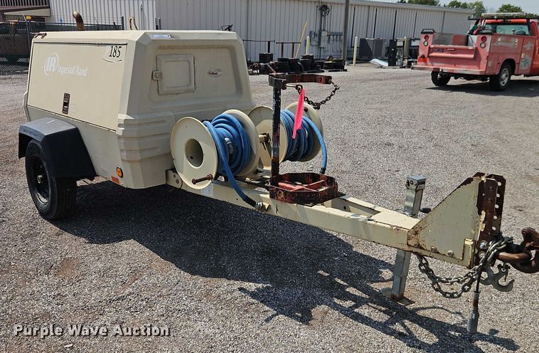 image for item DY8146 2007 Ingersoll Rand P185 air compressor
