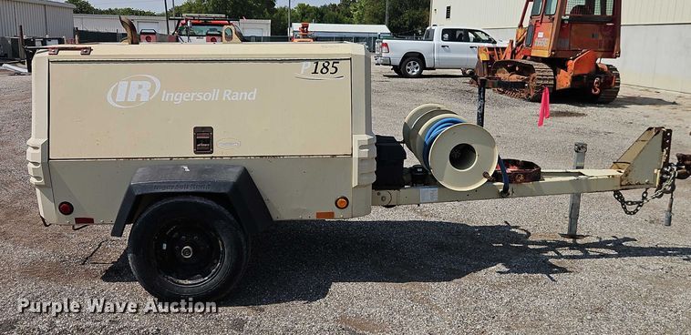 image for item DY8146 2007 Ingersoll Rand P185 air compressor