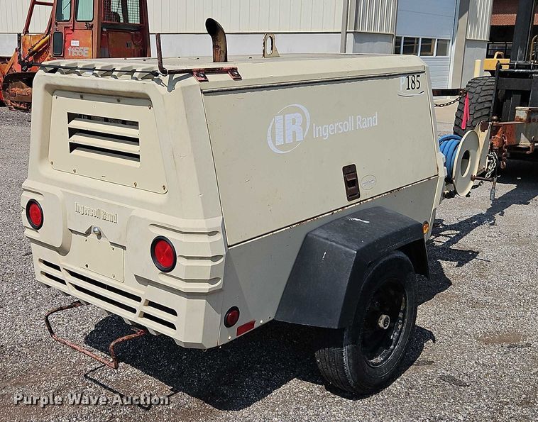 image for item DY8146 2007 Ingersoll Rand P185 air compressor