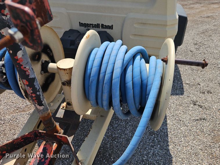 image for item DY8146 2007 Ingersoll Rand P185 air compressor