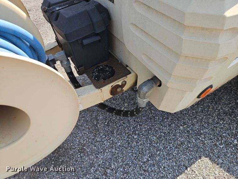 image for item DY8146 2007 Ingersoll Rand P185 air compressor