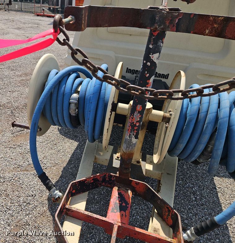 image for item DY8146 2007 Ingersoll Rand P185 air compressor