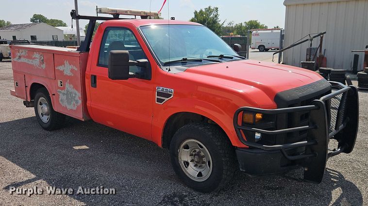 image for item DY8147 2008 Ford F250 Super Duty utility bed pickup truck