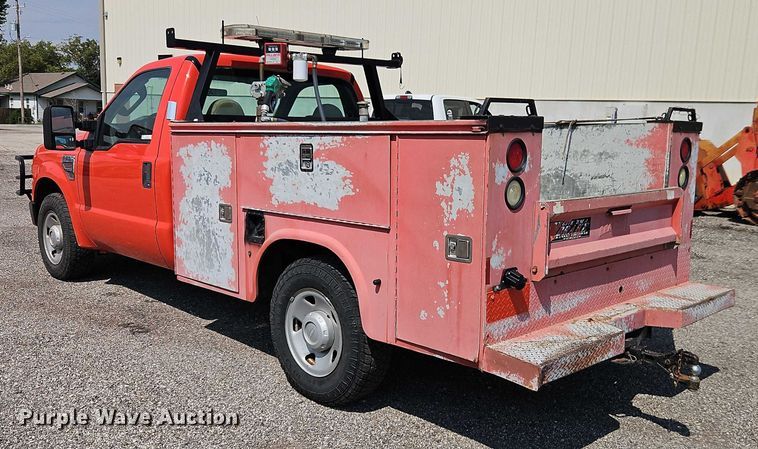 image for item DY8147 2008 Ford F250 Super Duty utility bed pickup truck