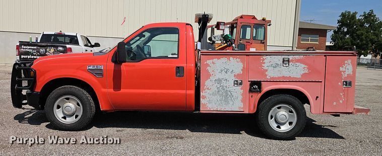 image for item DY8147 2008 Ford F250 Super Duty utility bed pickup truck