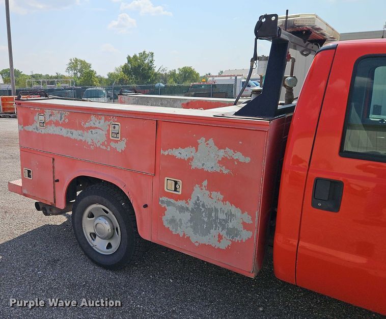 image for item DY8147 2008 Ford F250 Super Duty utility bed pickup truck