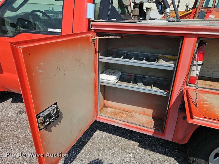 image for item DY8147 2008 Ford F250 Super Duty utility bed pickup truck