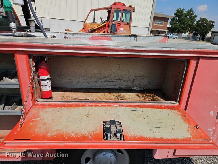 image for item DY8147 2008 Ford F250 Super Duty utility bed pickup truck