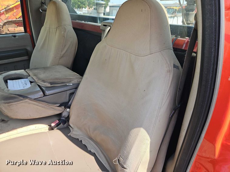 image for item DY8147 2008 Ford F250 Super Duty utility bed pickup truck