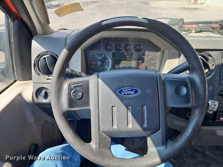 image for item DY8147 2008 Ford F250 Super Duty utility bed pickup truck