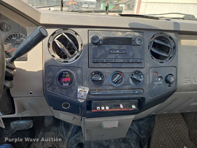 image for item DY8147 2008 Ford F250 Super Duty utility bed pickup truck