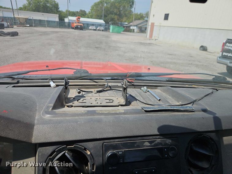 image for item DY8147 2008 Ford F250 Super Duty utility bed pickup truck