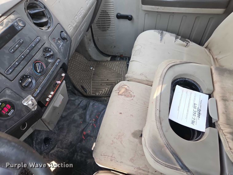 image for item DY8147 2008 Ford F250 Super Duty utility bed pickup truck