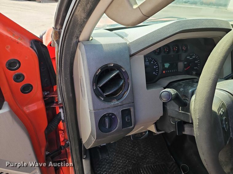 image for item DY8148 2009 Ford F250 Super Duty pickup truck