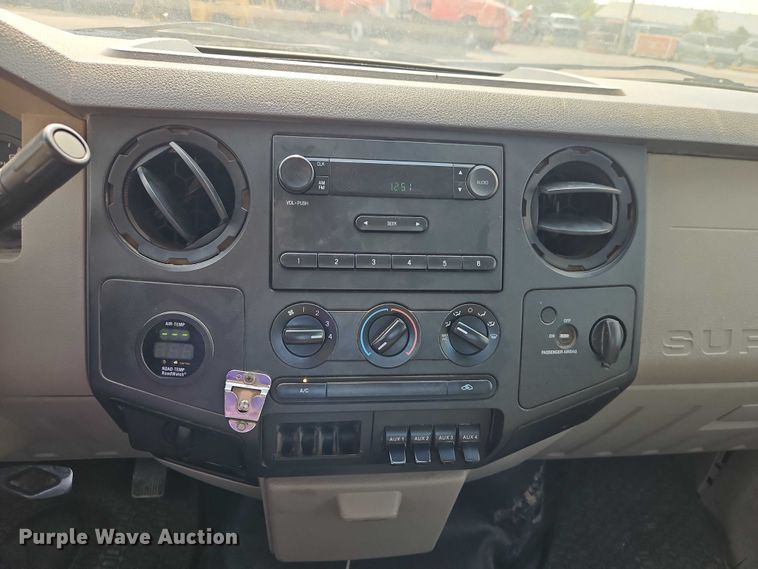 image for item DY8148 2009 Ford F250 Super Duty pickup truck