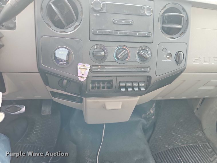 image for item DY8148 2009 Ford F250 Super Duty pickup truck