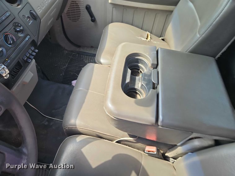 image for item DY8148 2009 Ford F250 Super Duty pickup truck