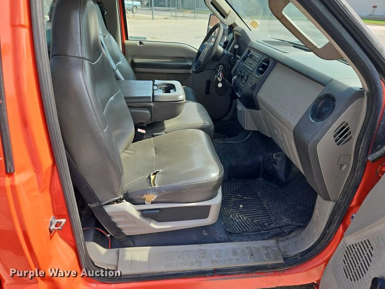 image for item DY8148 2009 Ford F250 Super Duty pickup truck