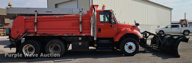 image for item DY8149 2005 International 7400 dump truck