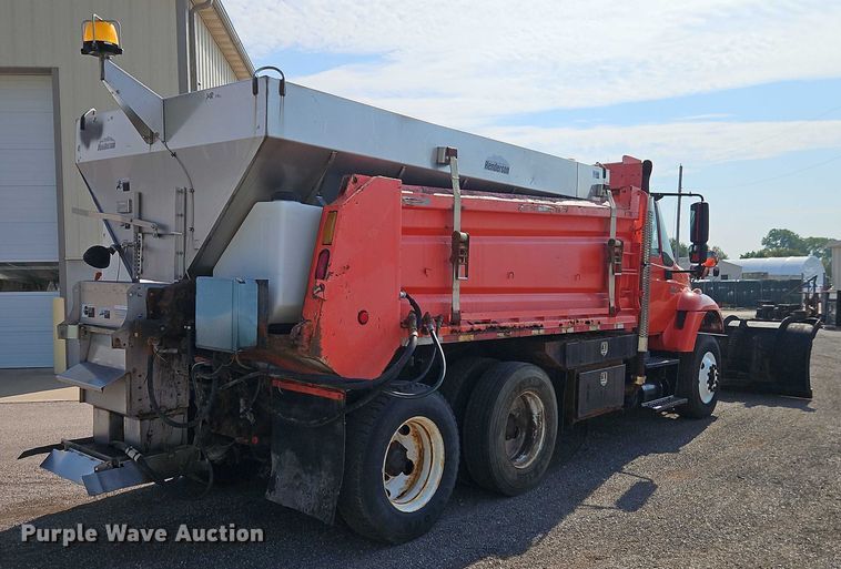 image for item DY8149 2005 International 7400 dump truck