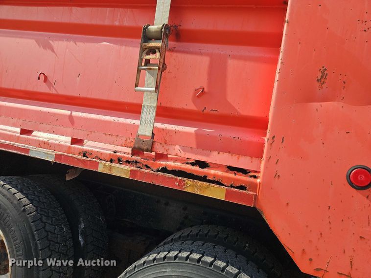 image for item DY8149 2005 International 7400 dump truck