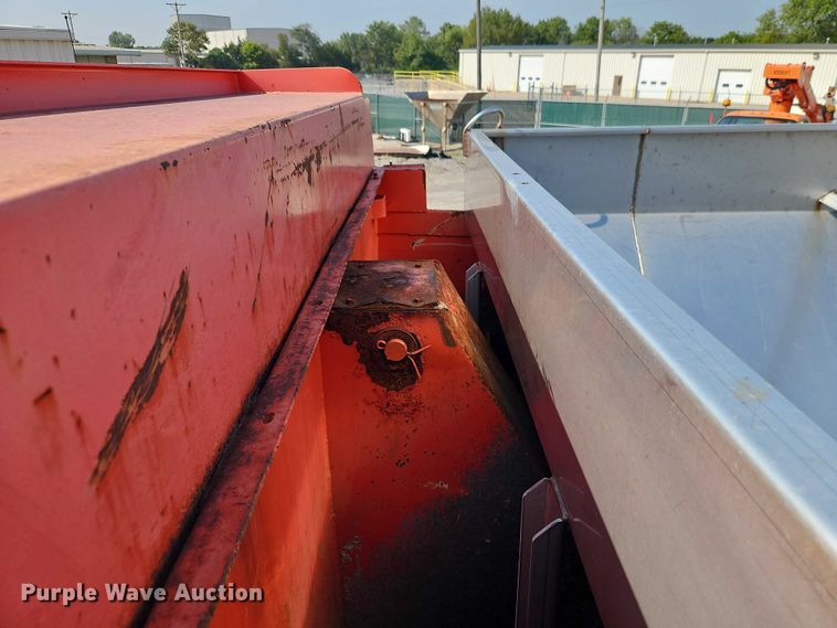 image for item DY8149 2005 International 7400 dump truck