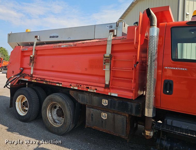image for item DY8149 2005 International 7400 dump truck