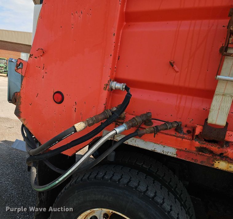 image for item DY8149 2005 International 7400 dump truck