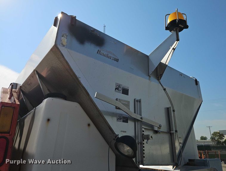 image for item DY8149 2005 International 7400 dump truck