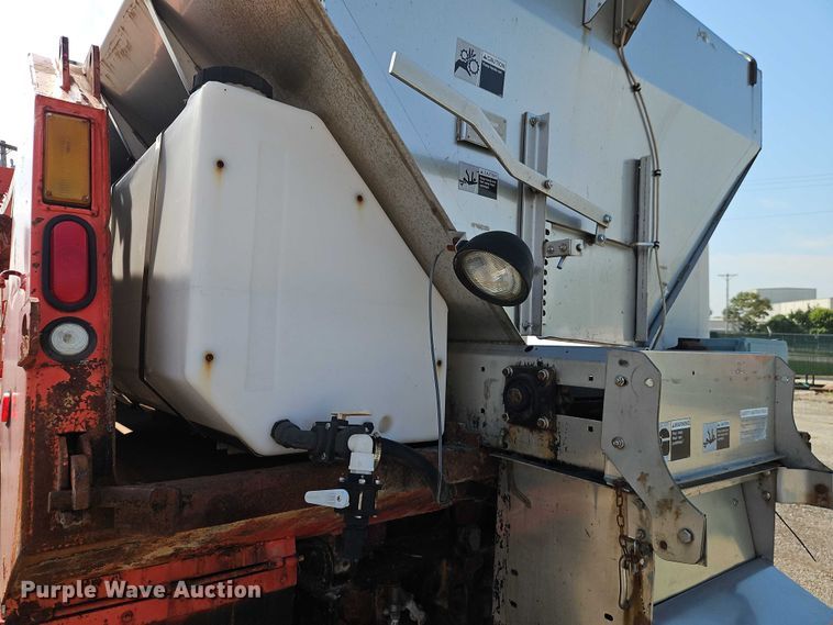 image for item DY8149 2005 International 7400 dump truck