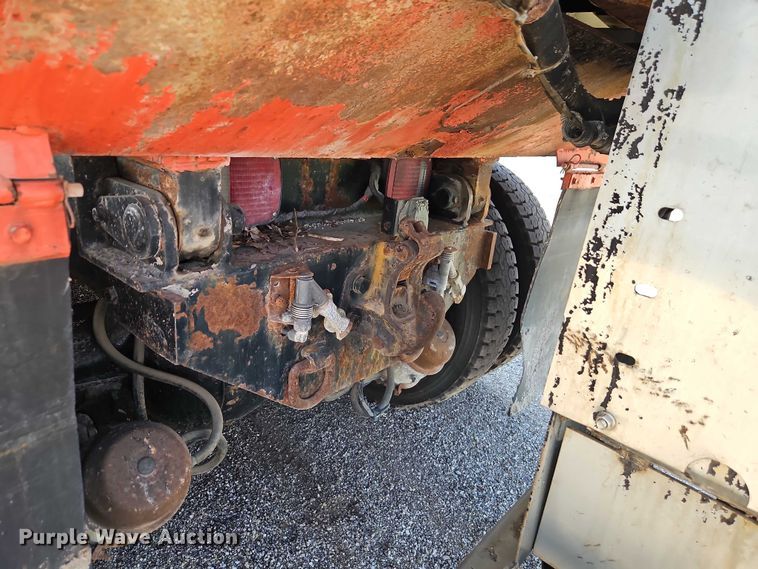 image for item DY8149 2005 International 7400 dump truck