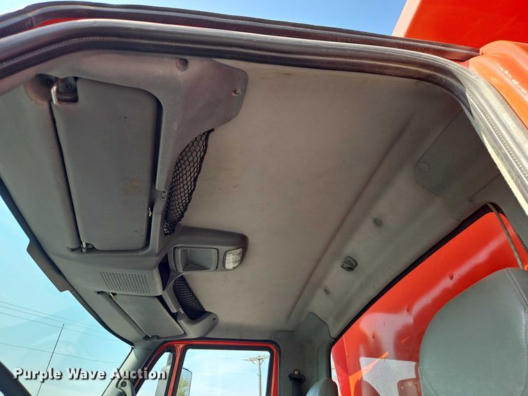 image for item DY8149 2005 International 7400 dump truck