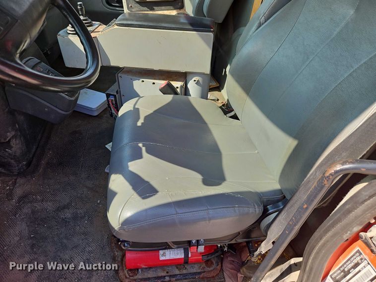 image for item DY8149 2005 International 7400 dump truck