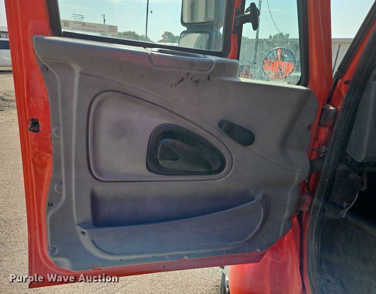 image for item DY8149 2005 International 7400 dump truck