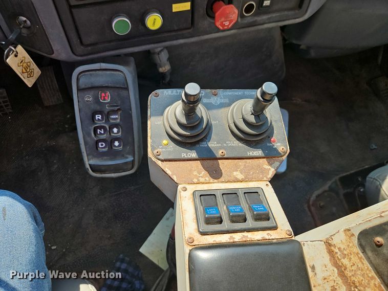 image for item DY8149 2005 International 7400 dump truck