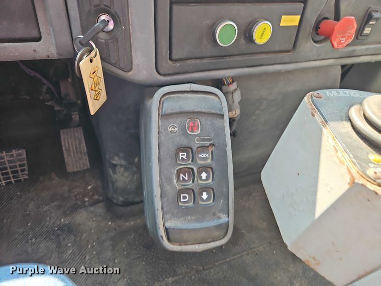 image for item DY8149 2005 International 7400 dump truck