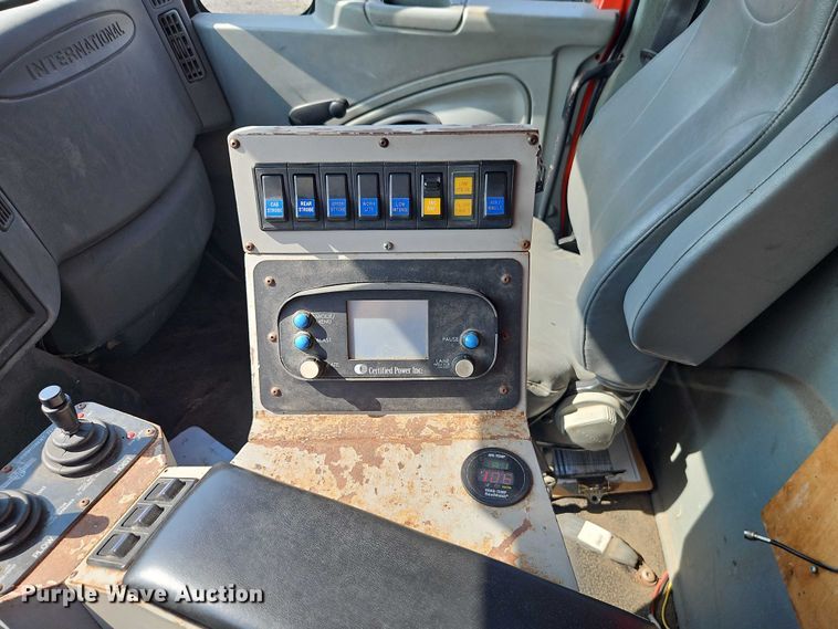 image for item DY8149 2005 International 7400 dump truck