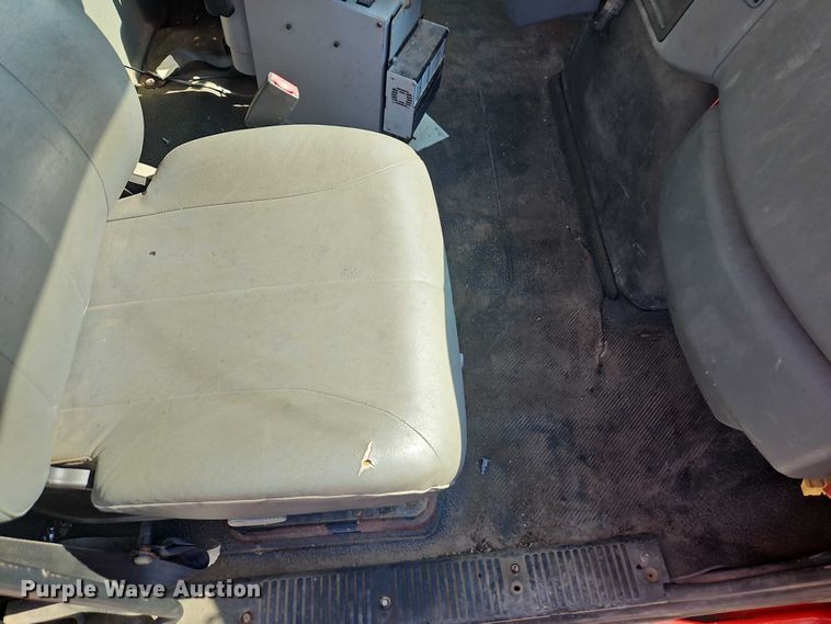 image for item DY8149 2005 International 7400 dump truck