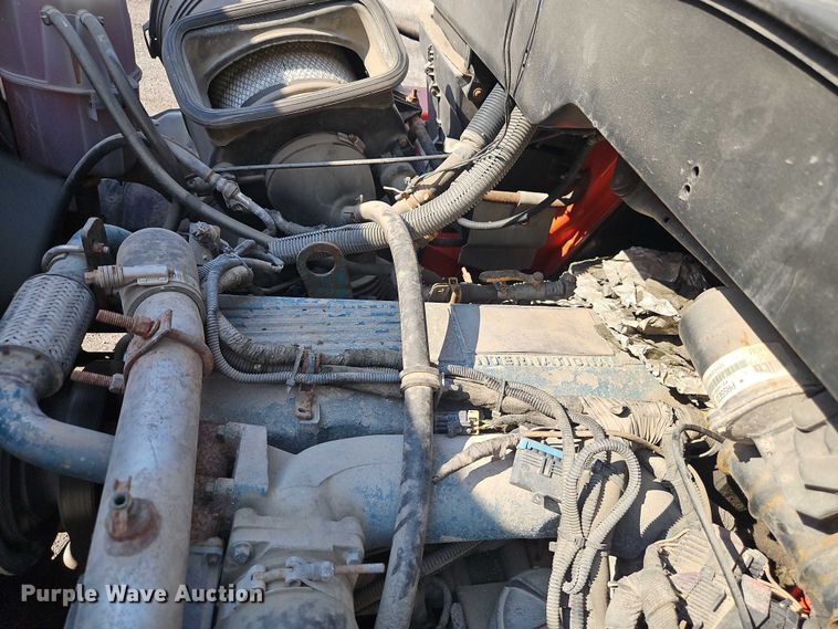 image for item DY8149 2005 International 7400 dump truck