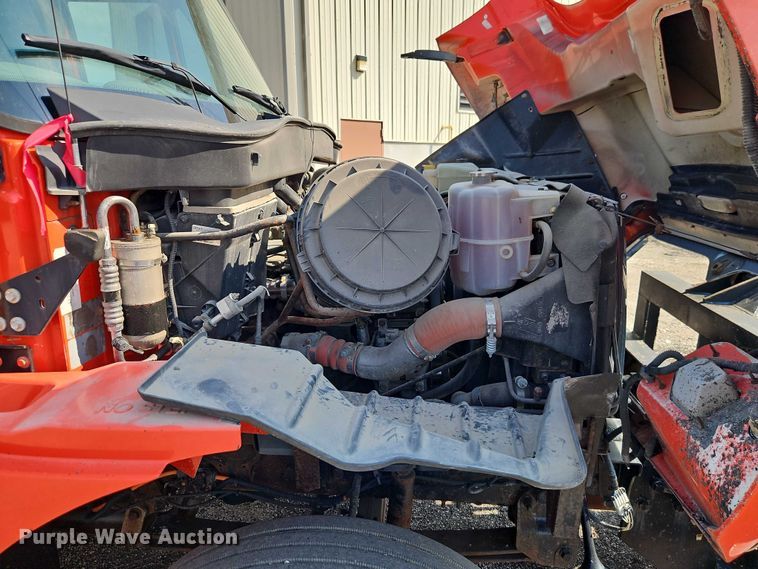 image for item DY8149 2005 International 7400 dump truck