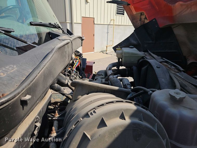 image for item DY8149 2005 International 7400 dump truck