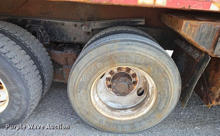 image for item DY8149 2005 International 7400 dump truck