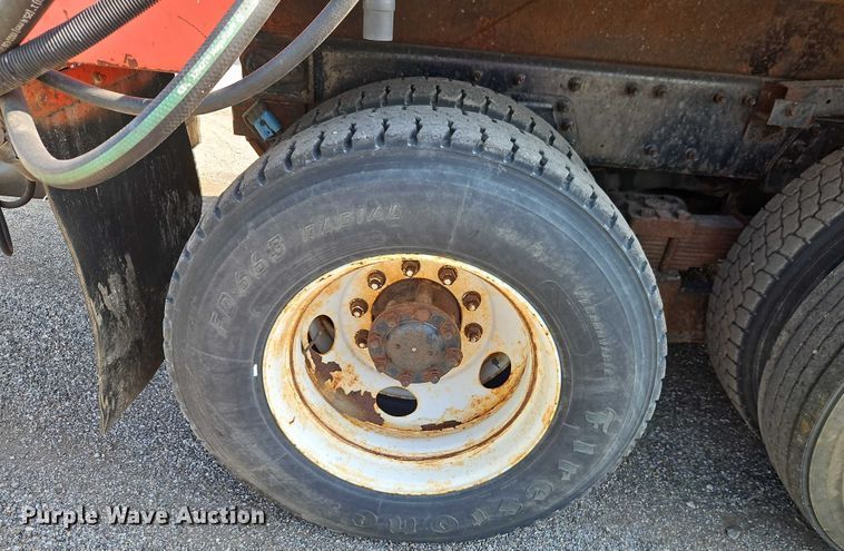 image for item DY8149 2005 International 7400 dump truck