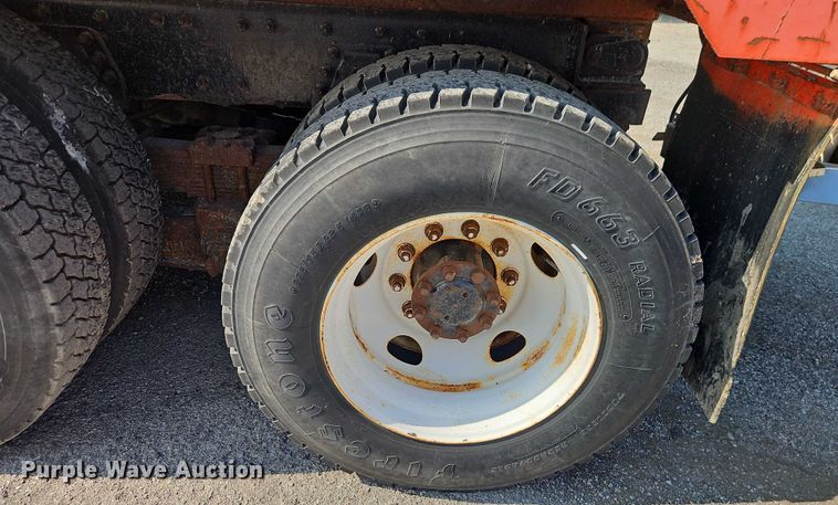 image for item DY8149 2005 International 7400 dump truck